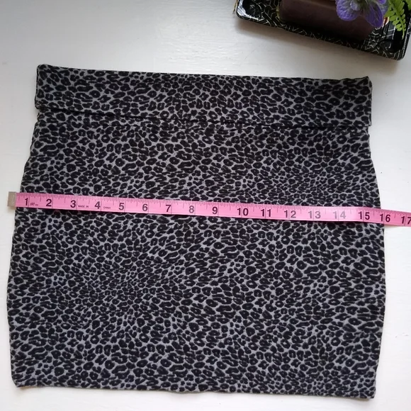Rue 21 Animal Print Stretch Mini with Fold Down Waist Ash Grey & Black Med - Picture 2 of 6